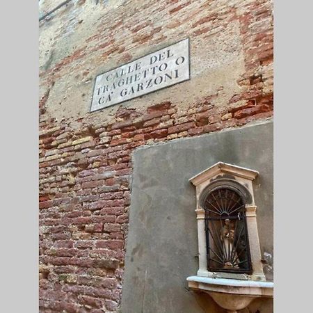 The Glamour Of San Marco Apartment Venesia Bagian luar foto