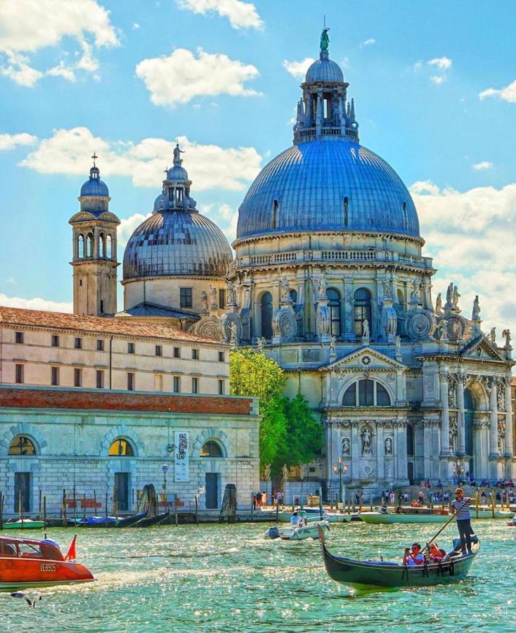 The Glamour Of San Marco Apartment Venesia Bagian luar foto