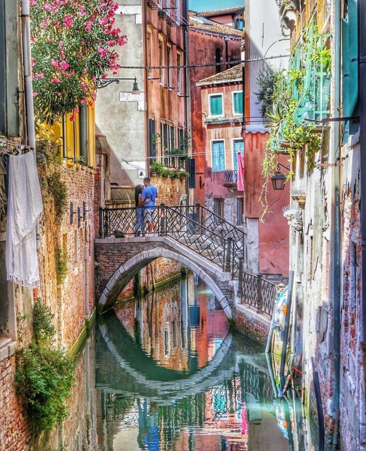 The Glamour Of San Marco Apartment Venesia Bagian luar foto