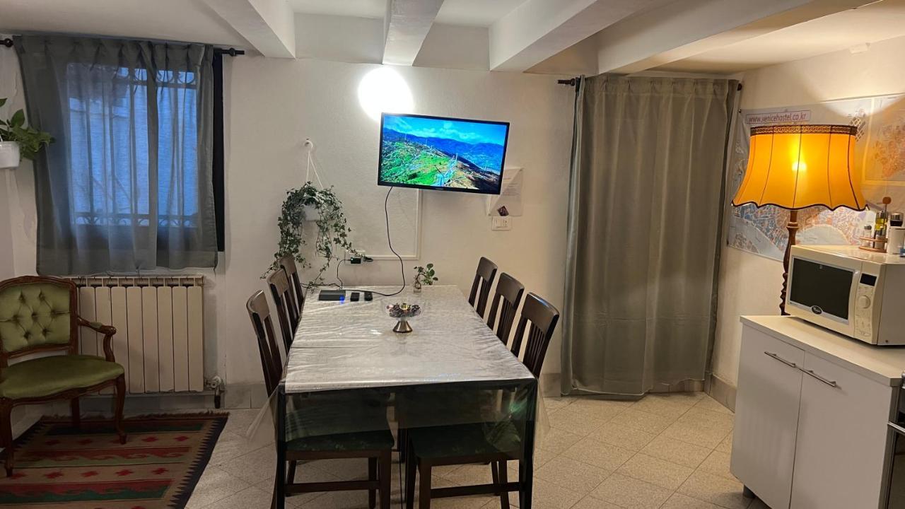 The Glamour Of San Marco Apartment Venesia Bagian luar foto